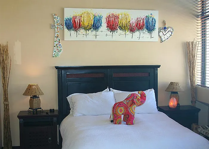 U Private Studio Apartment In Gardens Centre